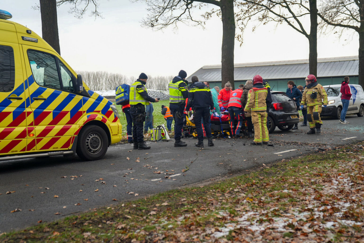 Trauma Helikopter Ingezet Nadat Auto Tegen Boom Botst - 112Brabant