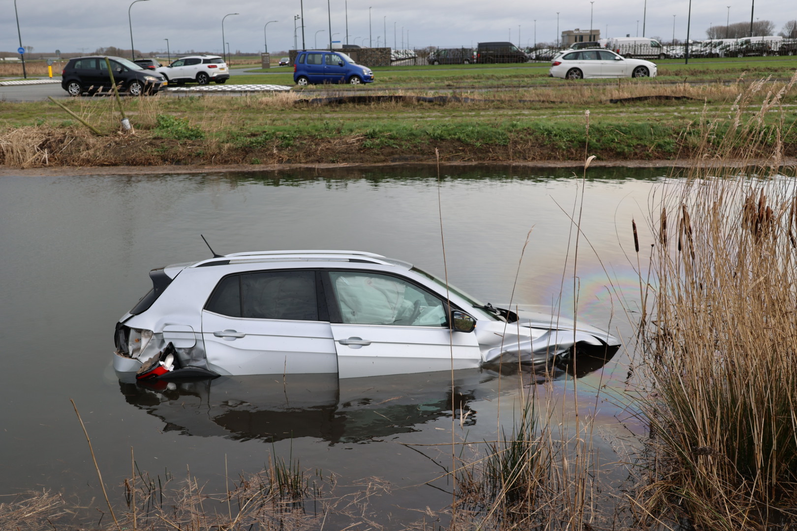 Twee Gewonden Na Ongeval, Auto Belandt In Water - 112Brabant