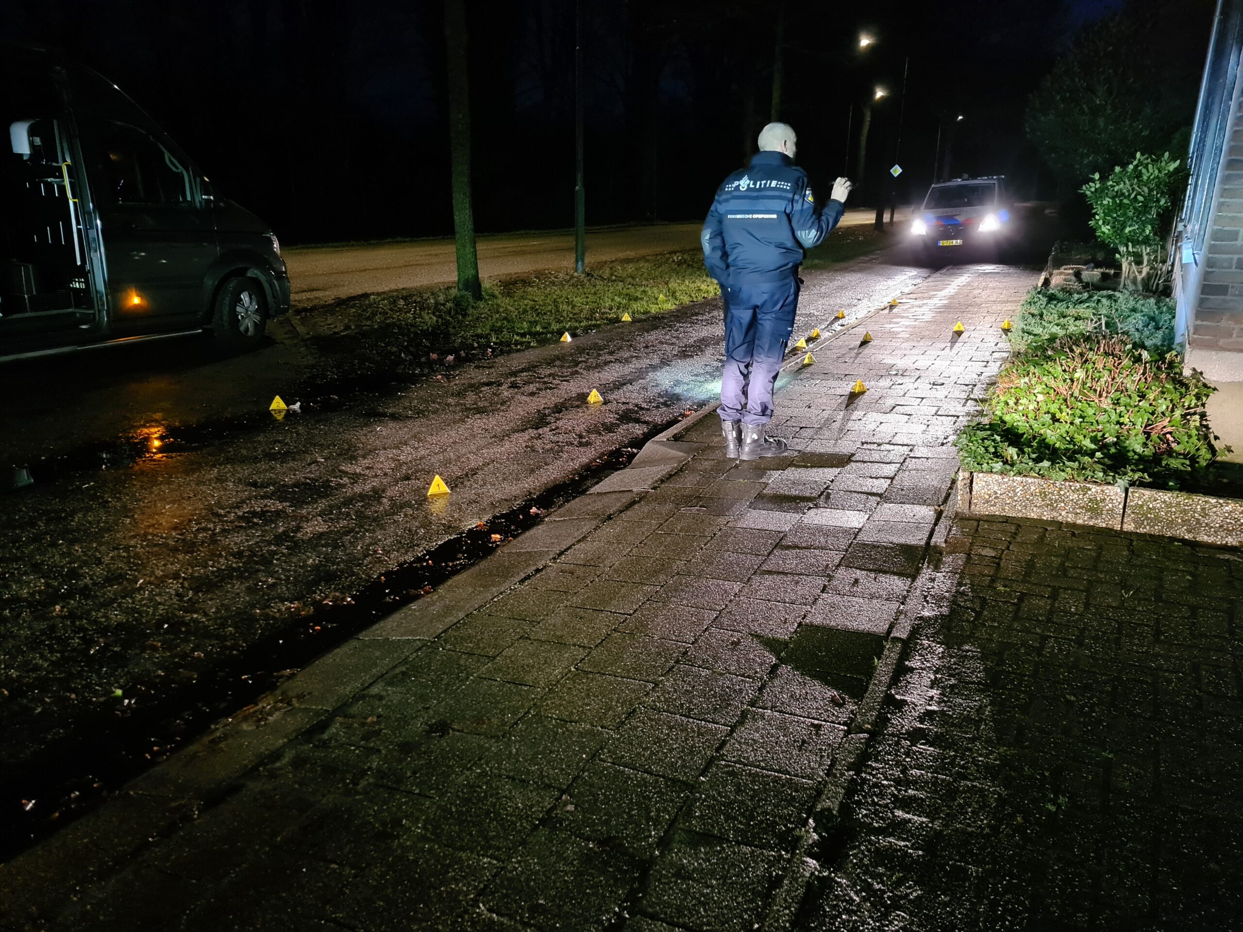Explosie in de vroege ochtend beschadigt woning