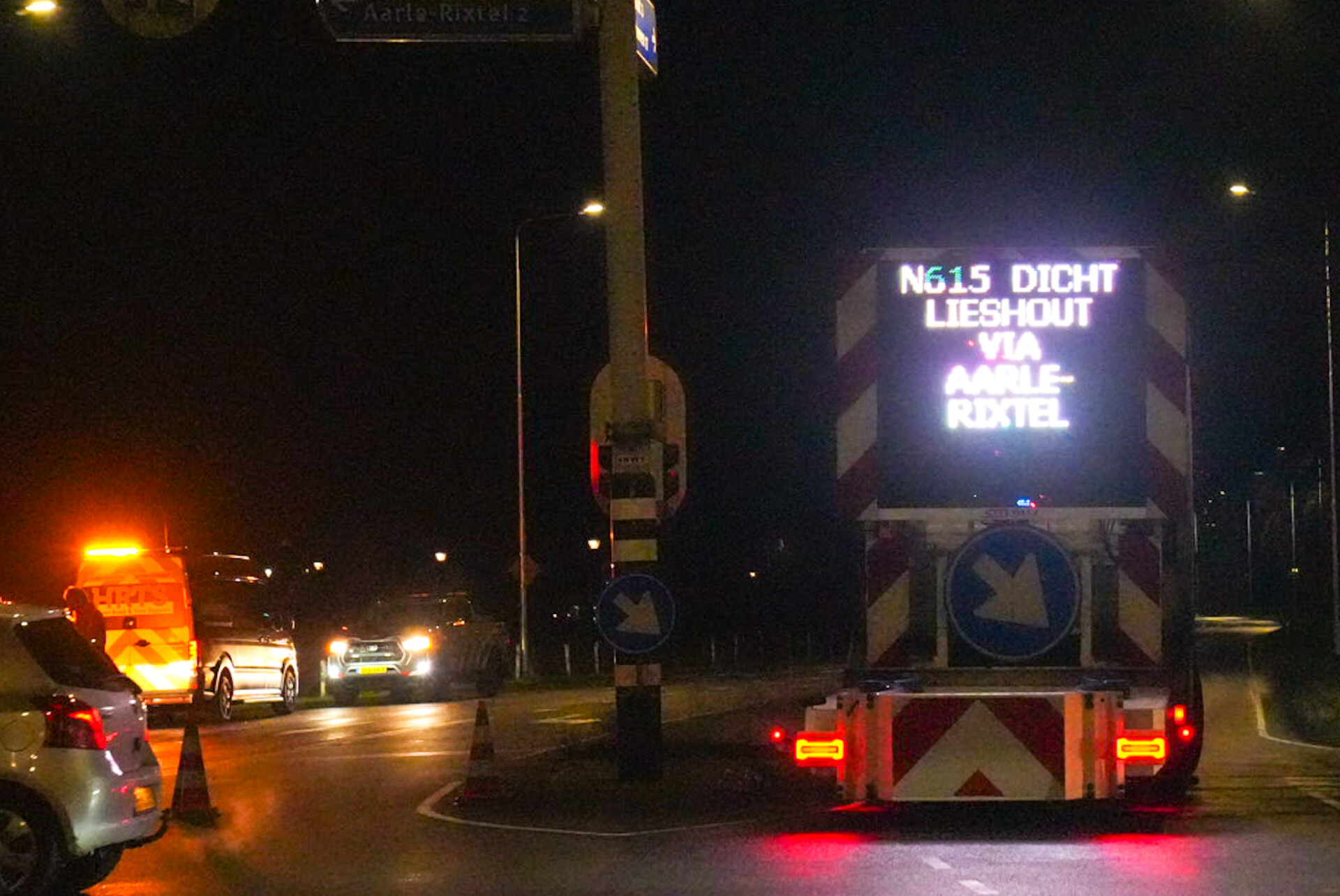 Wegafsluiting vanwege uitgestrekt oliespoor, gladheid op de weg