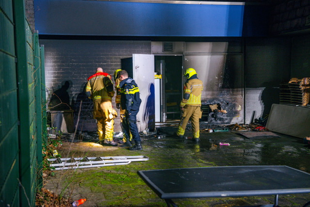 Veel schade aan sporthal: vuurwerk mogelijk de oorzaak