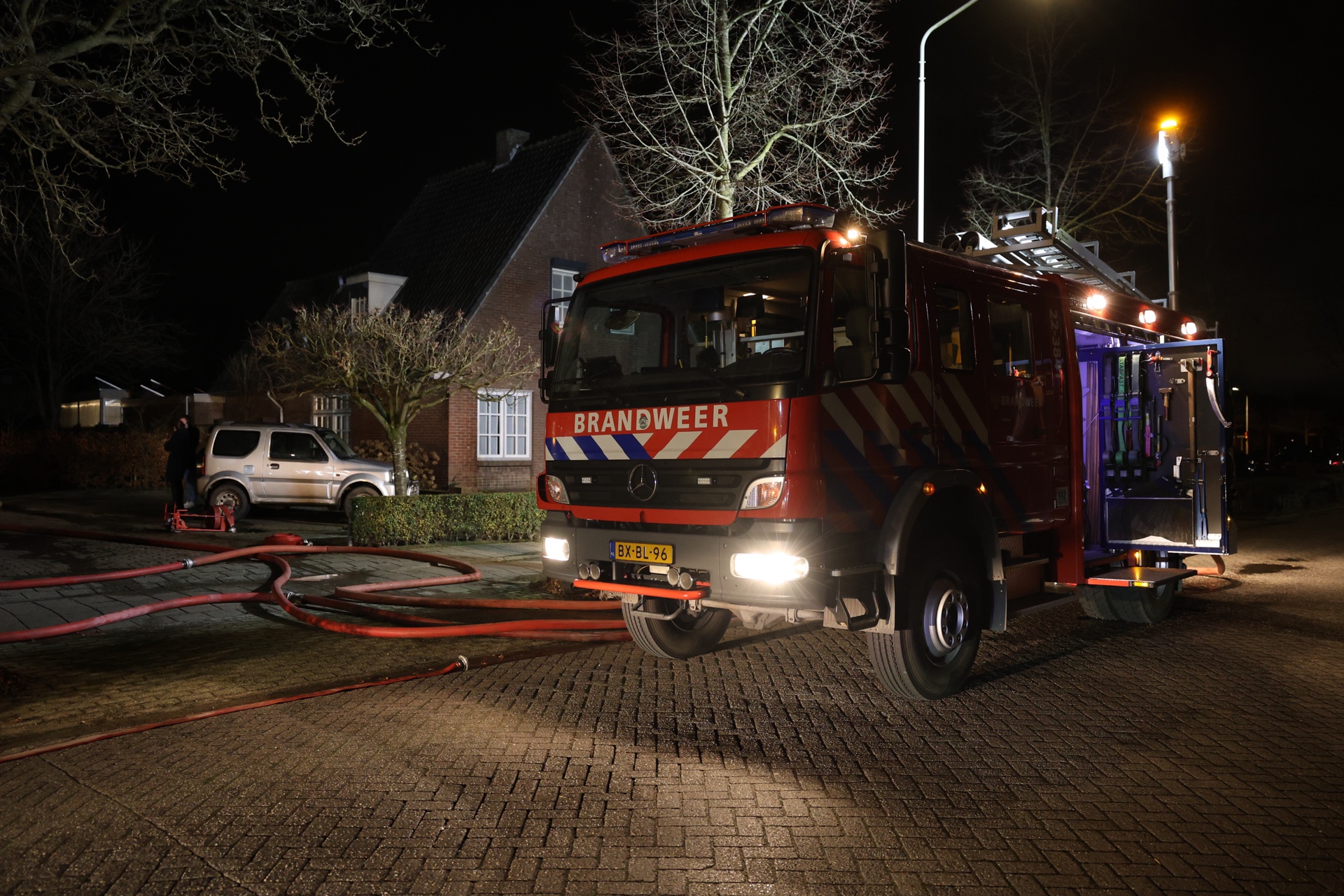 Uitslaande brand Spoordonk: brandweer voorkomt uitbreiding naar woning