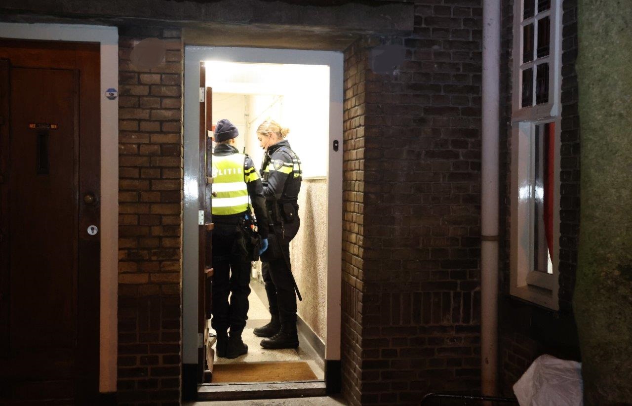 Man in been gestoken na ruzie in woning
