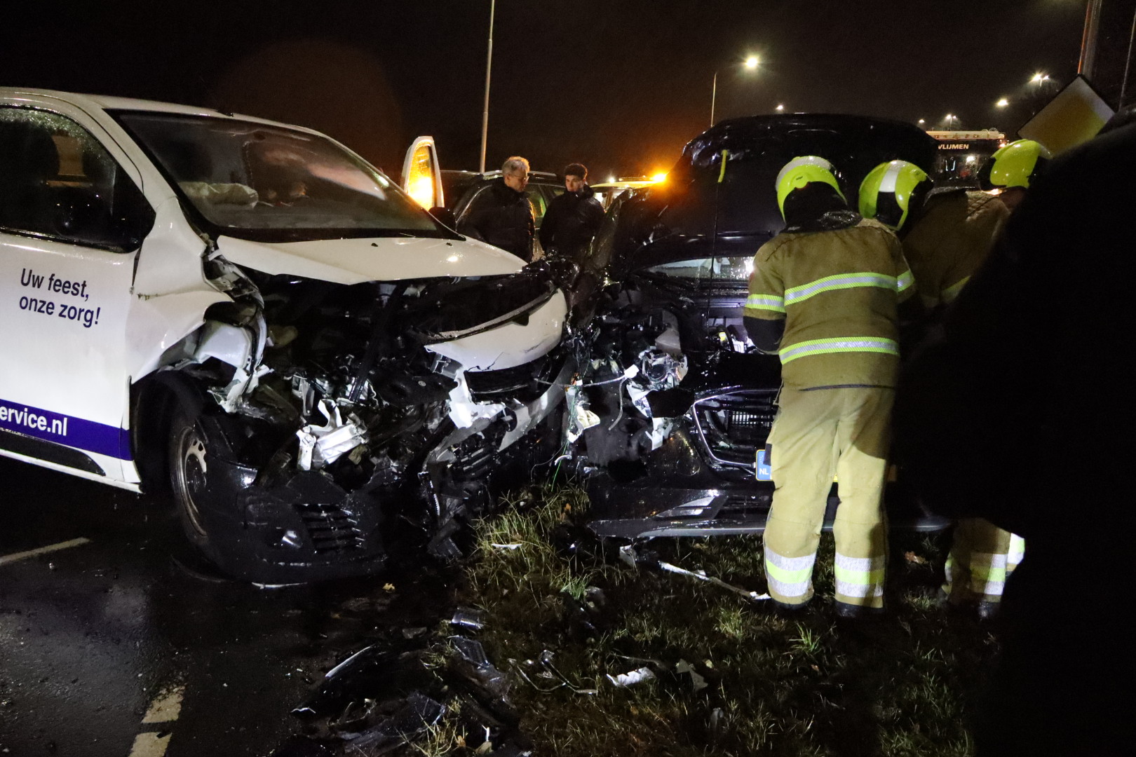 Veel schade na ongeval, één gewonde naar ziekenhuis