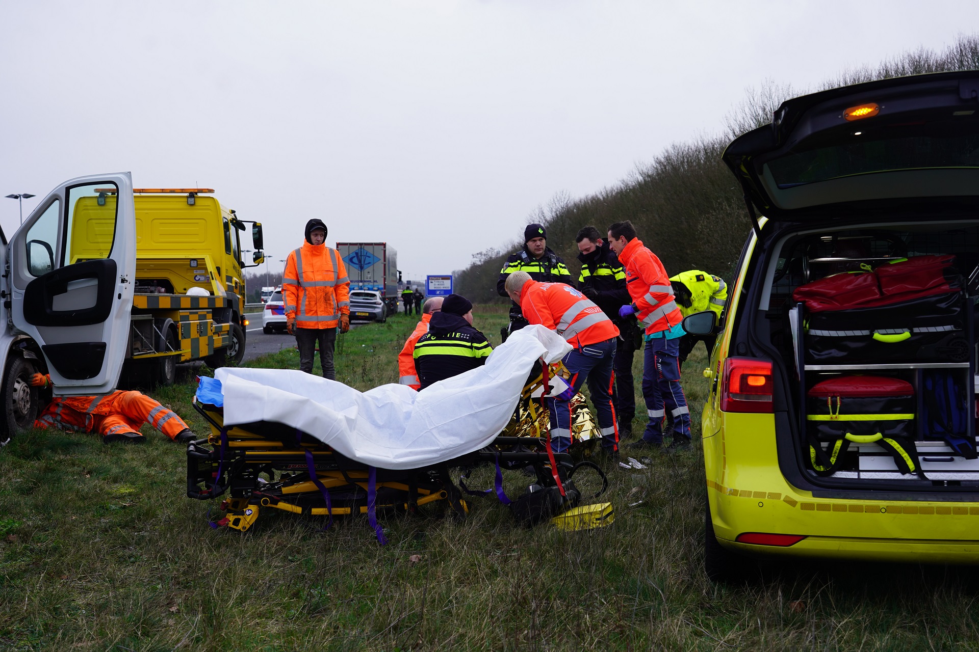 Twee gewonden na botsing op A58