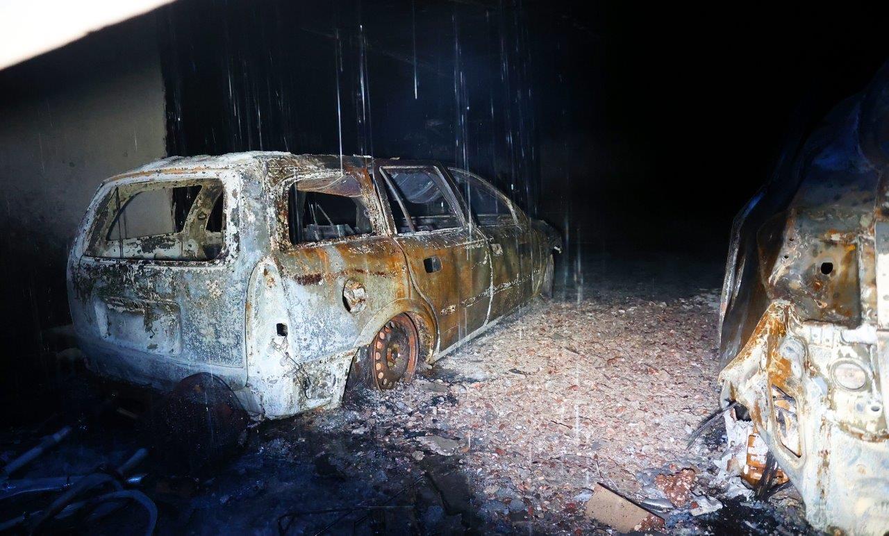 Foto’s: kijkje in parkeergarage na grote brand