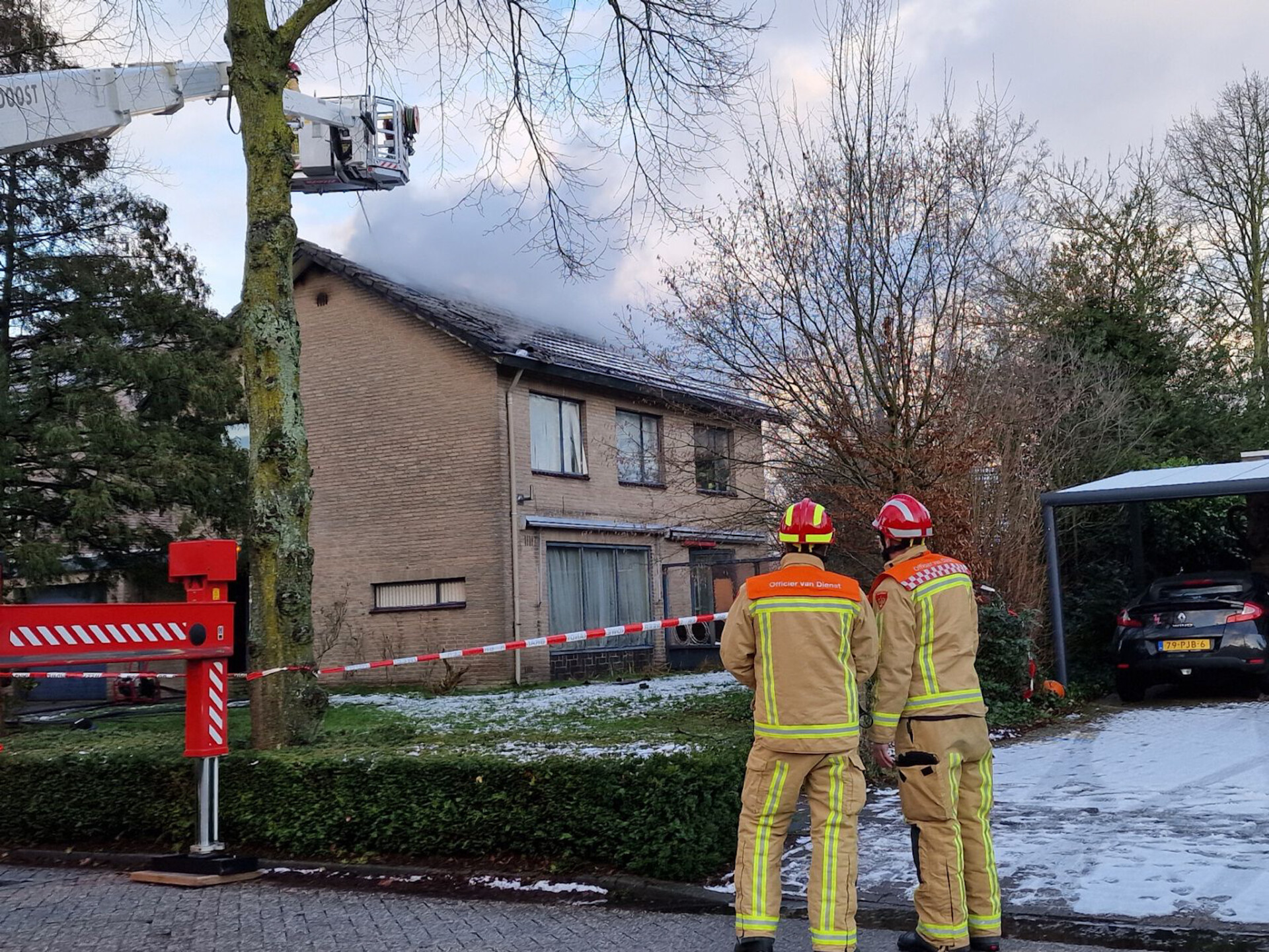 Dode bij brand in kraakpand, vier mensen opgepakt