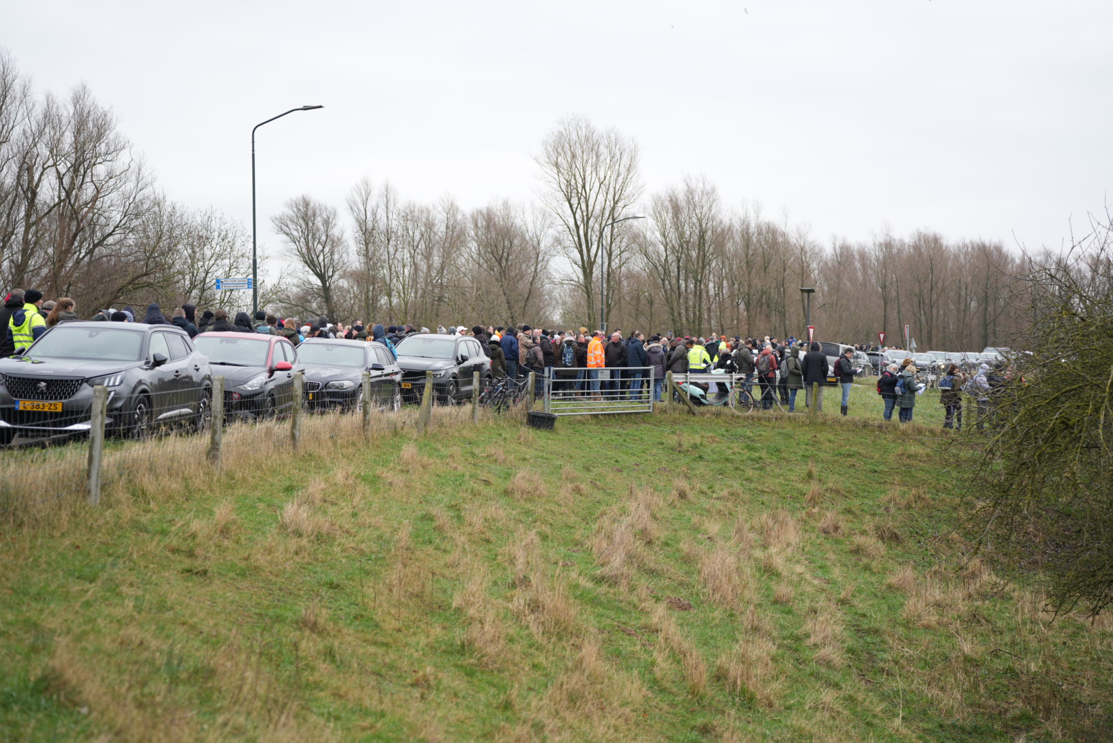 UPDATE: Groot Aantal Vrijwilligers Bereid Om Te Zoeken Naar Vermiste ...