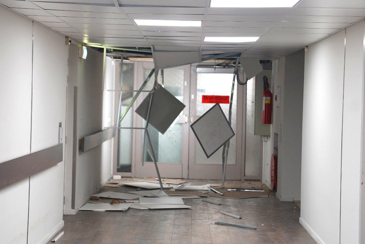 Flinke ravage in flat na gasexplosie, plafond komt naar beneden