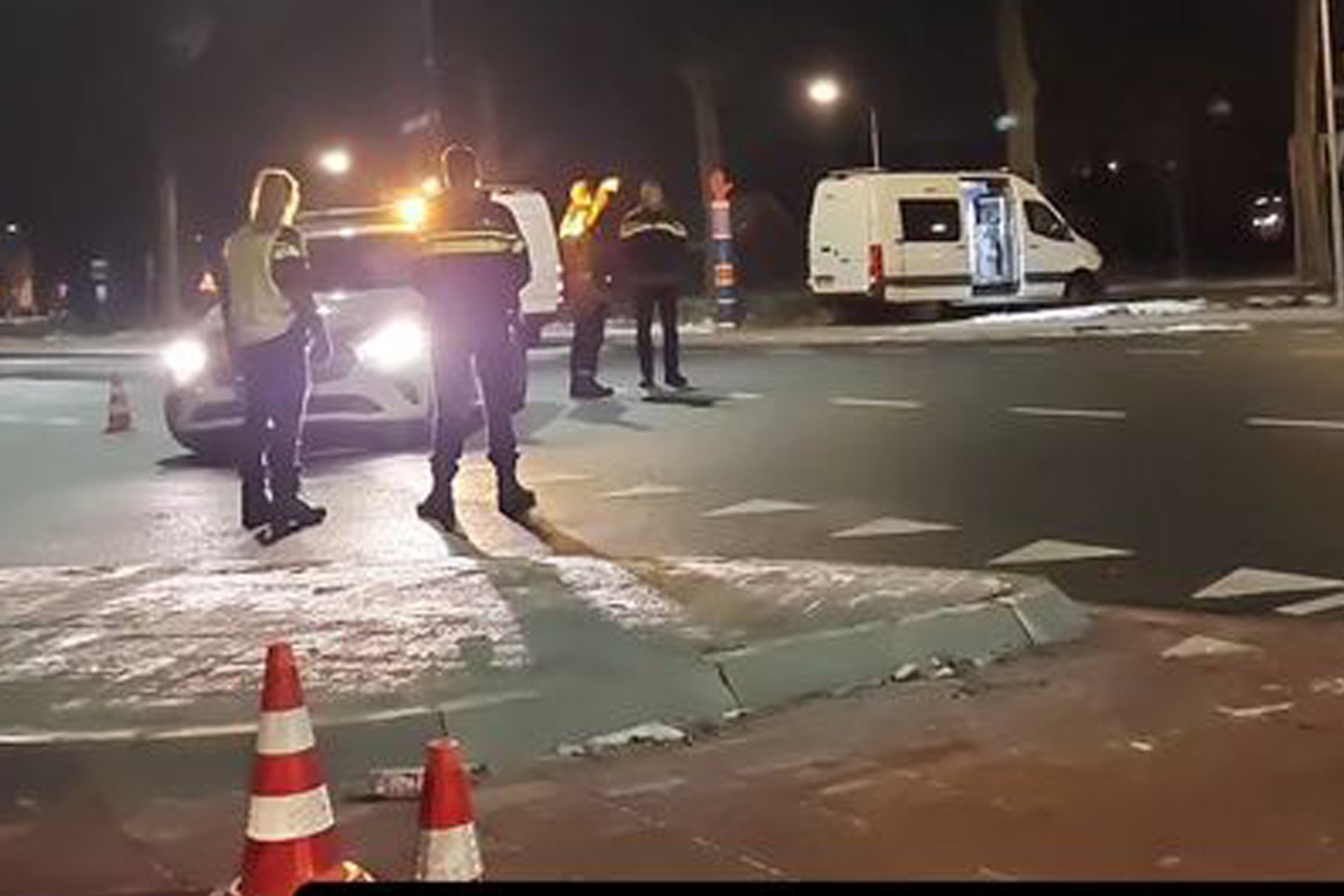 Automobilist vlucht na aanrijding met fietsend meisje(13)