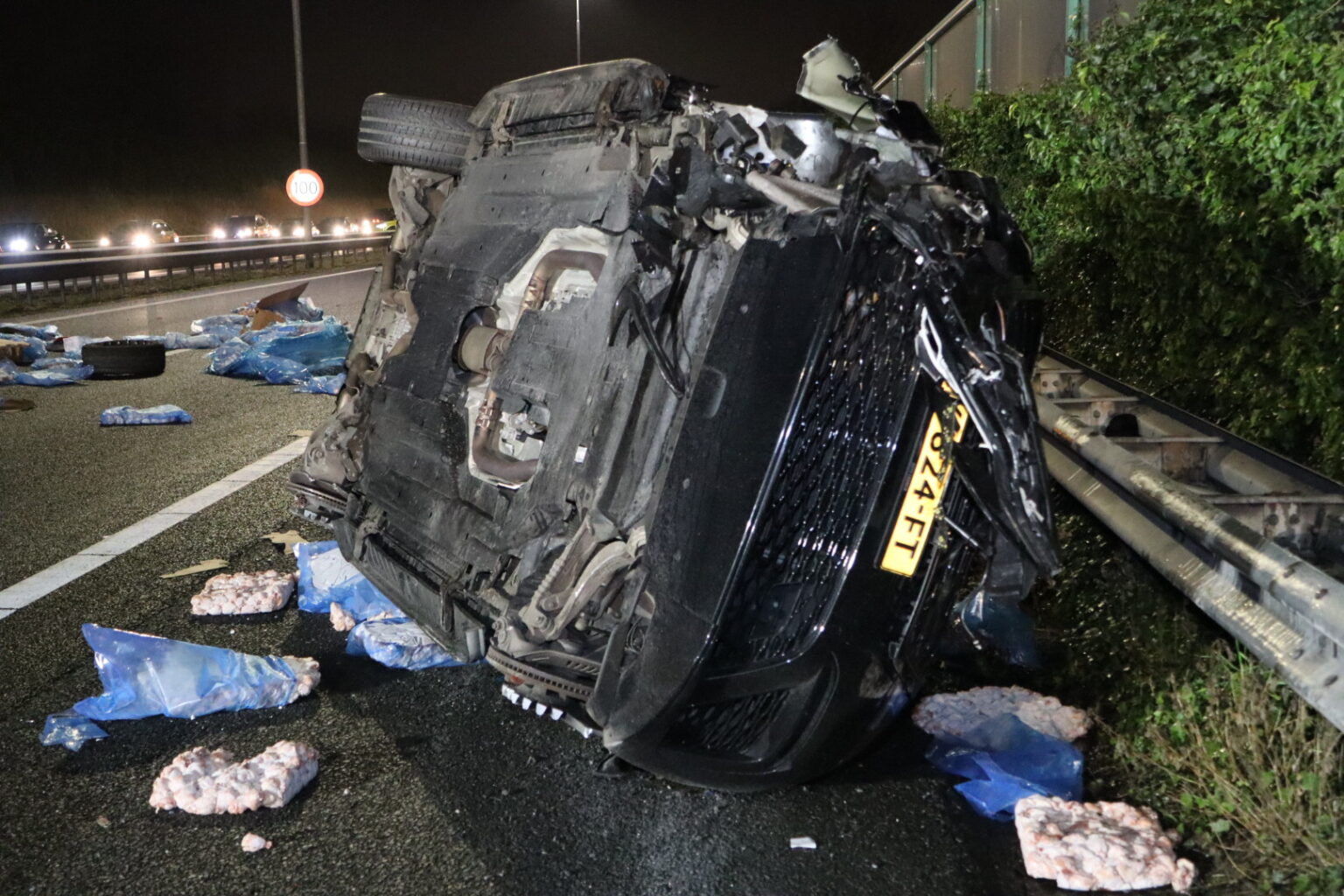 Net gekochte Range Rover veroorzaakt groot ongeluk met asociaal gedrag ...