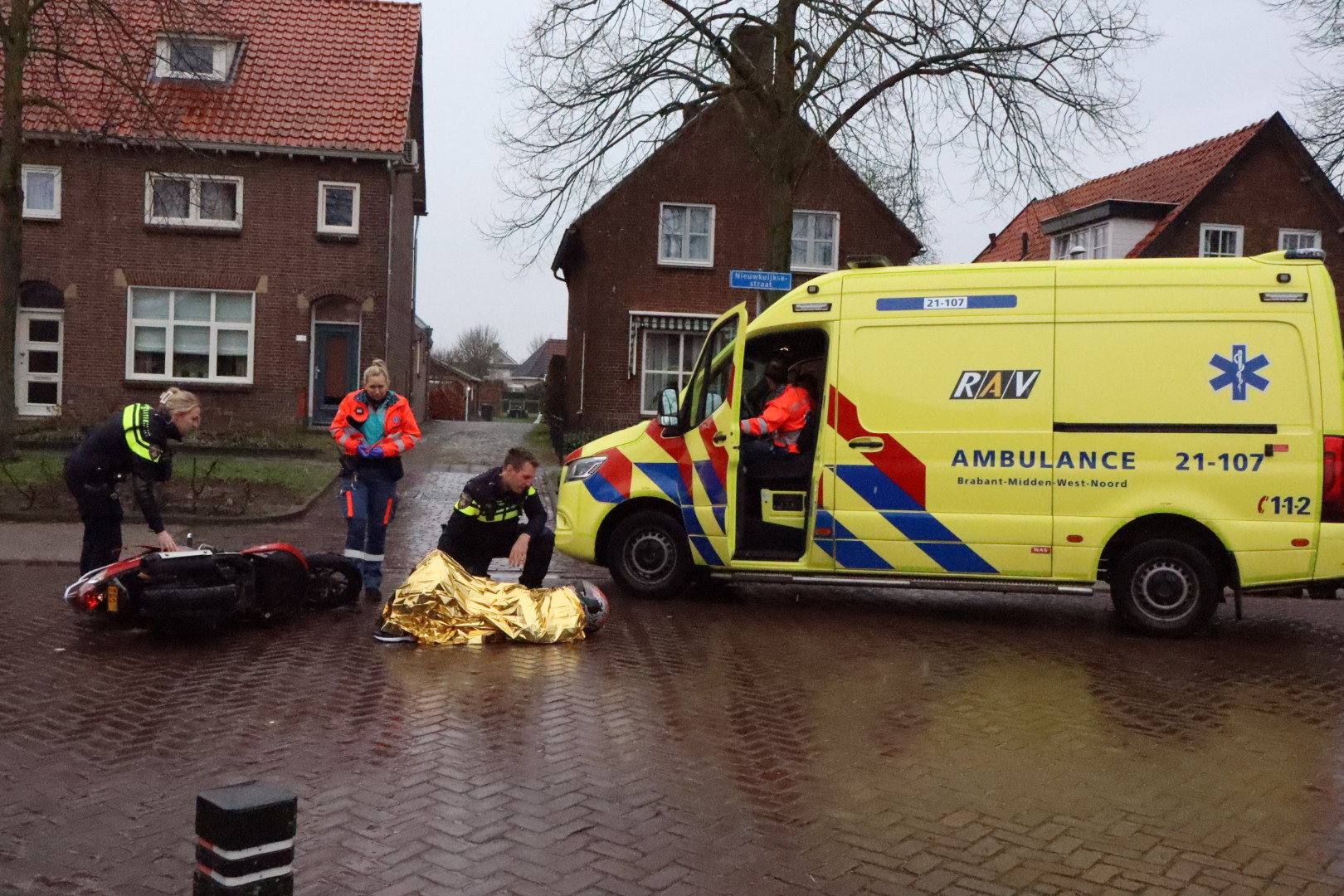 Scooterrijder gewond na botsing met auto