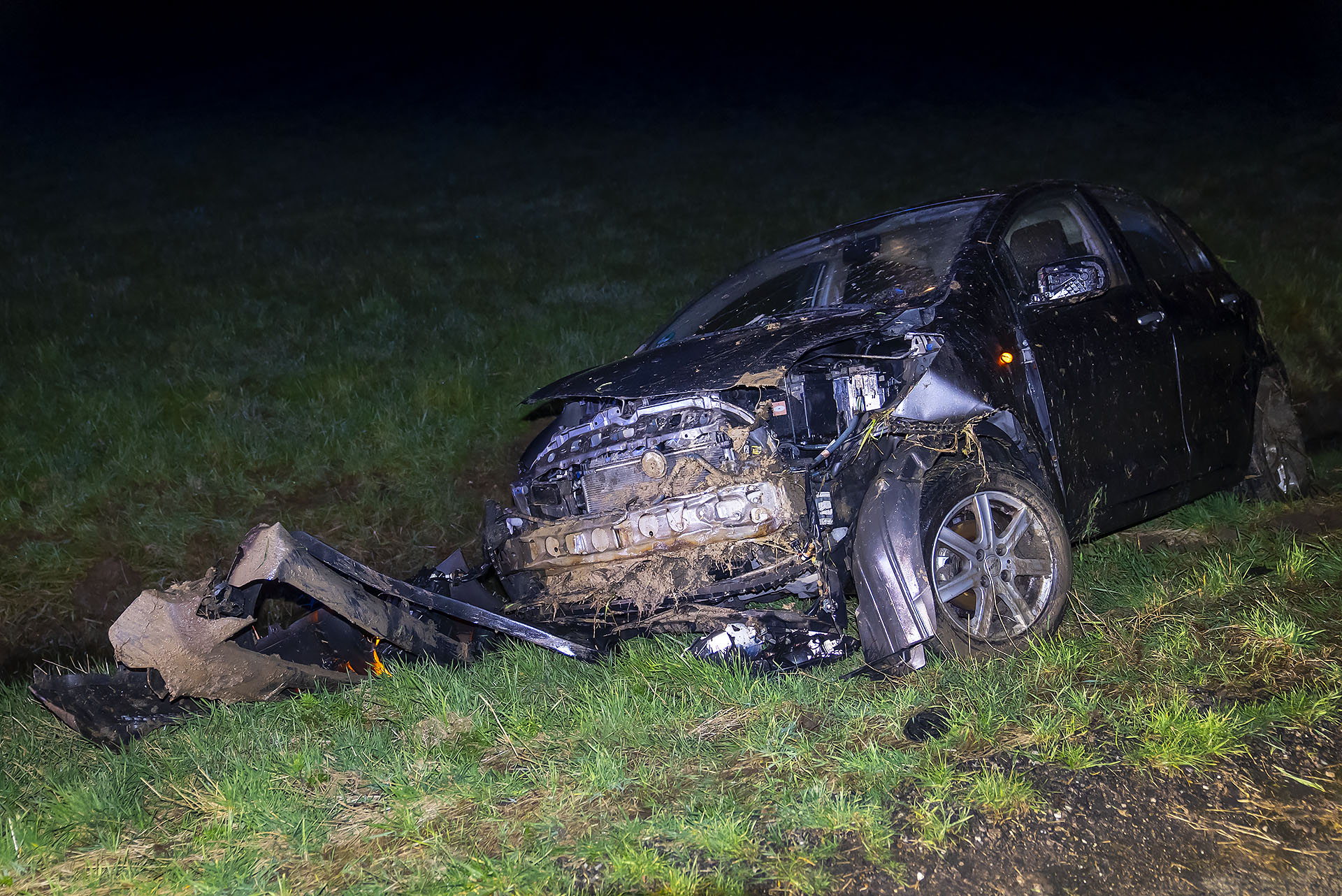 Auto Belandt In Sloot, Bestuurder Met Schrik Vrij - 112Brabant