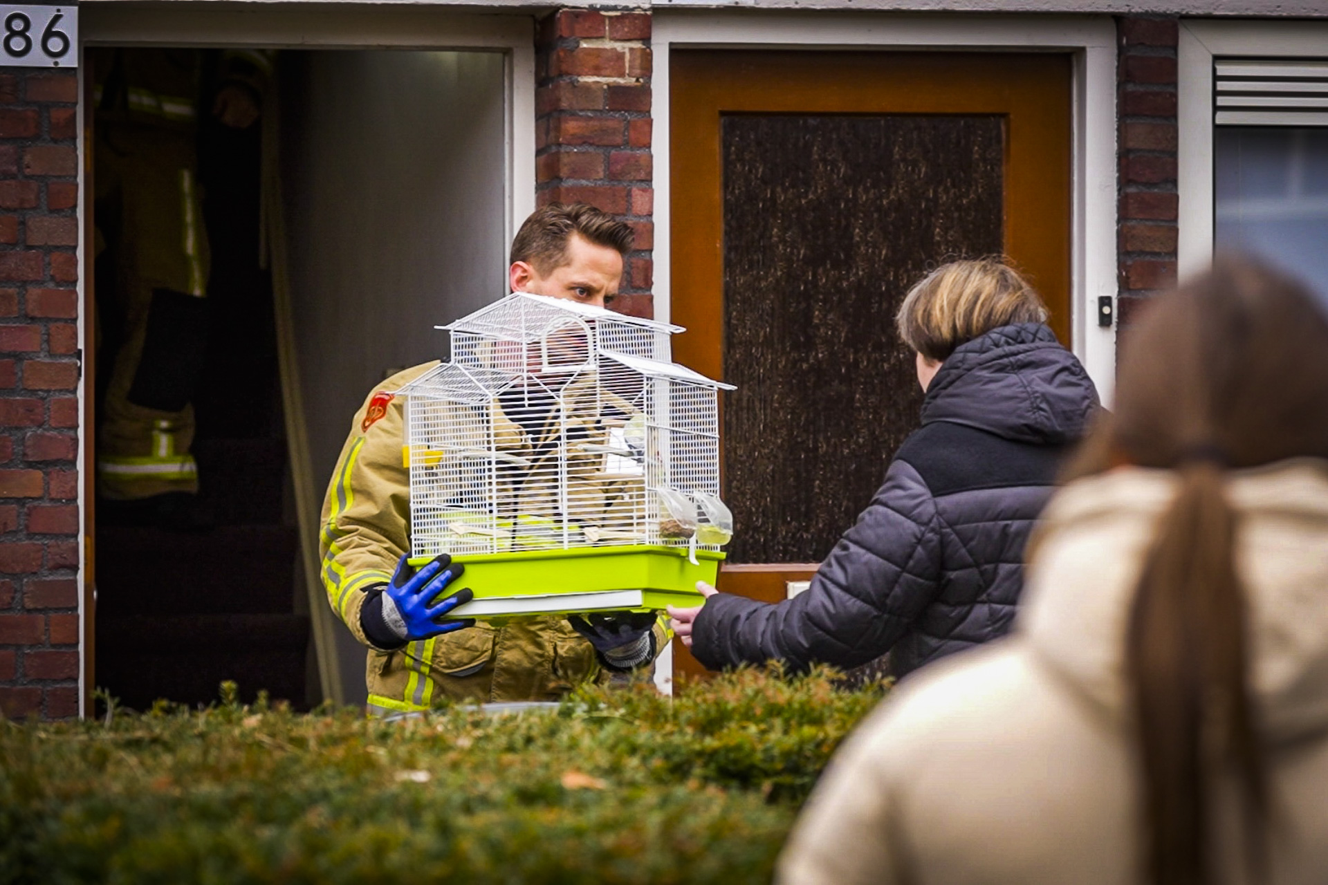 Omgevallen kaars zorgt voor woningbrand