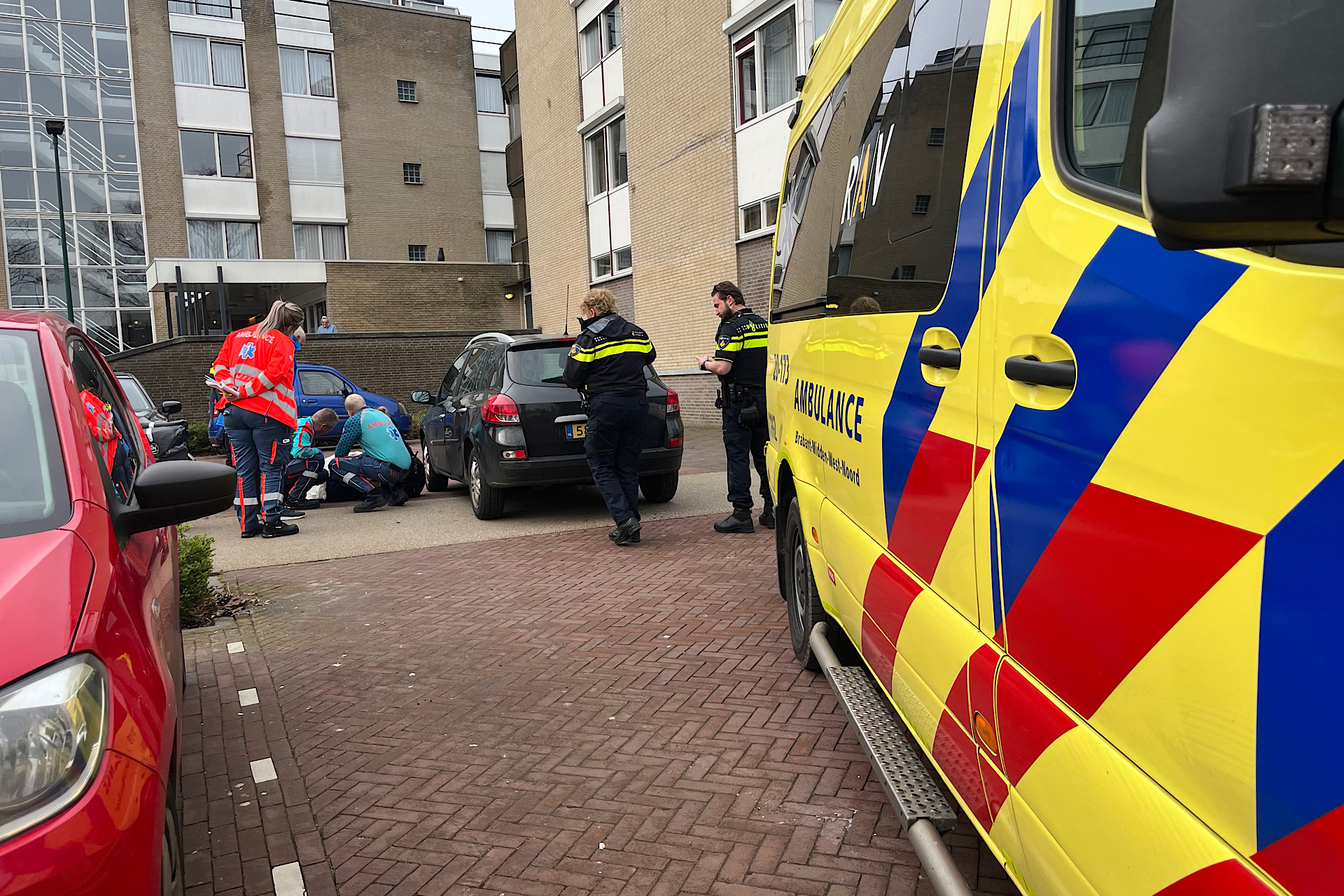 Fietsster gewond na botsing met auto