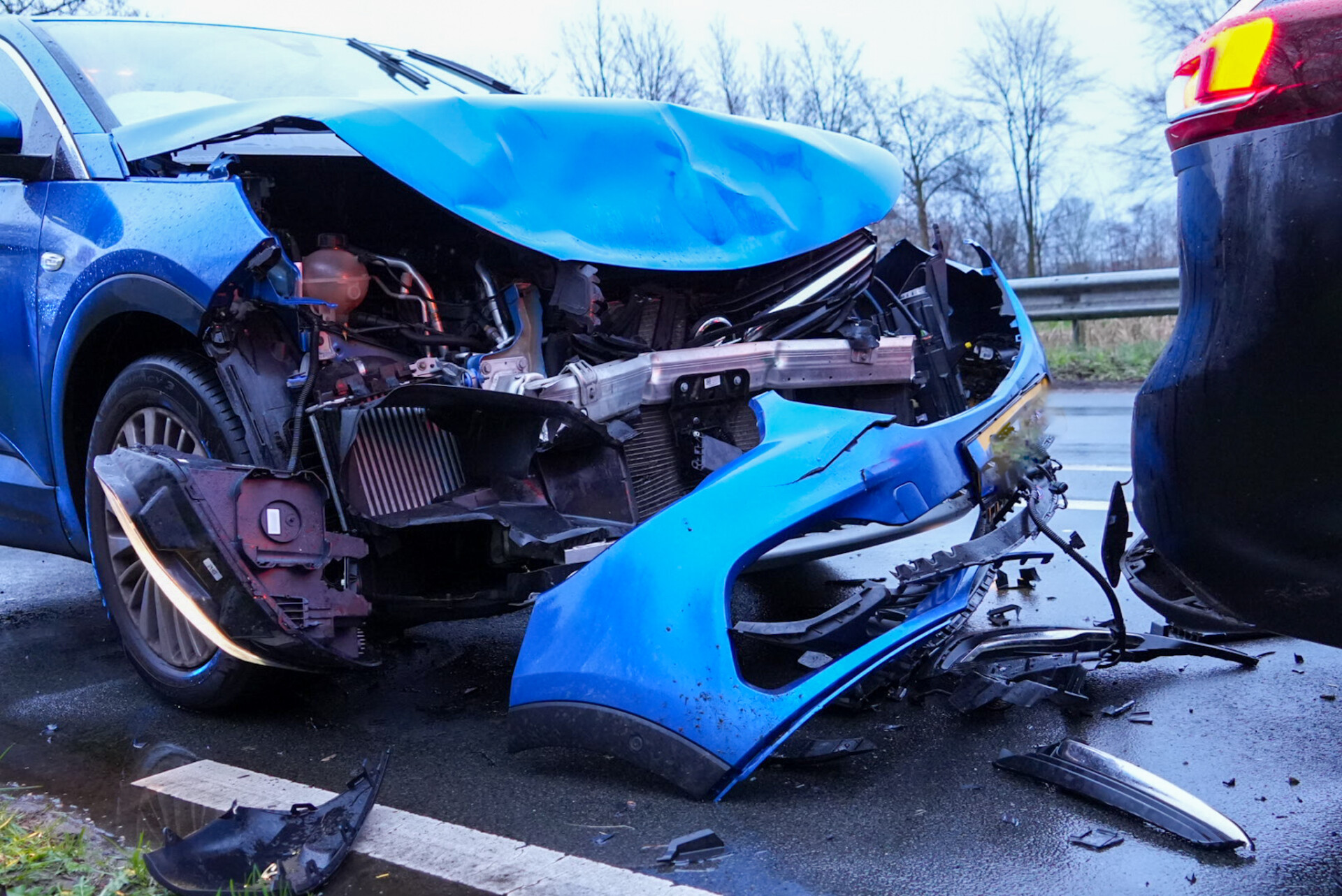 Meerdere auto’s botsen achter elkaar