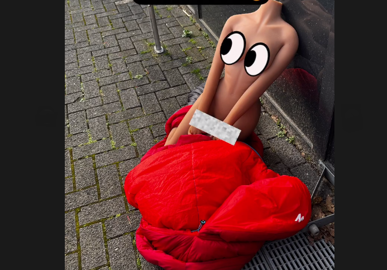 Agenten rukken uit voor ‘onthoofde vrouw in slaapzak’ maar vinden sekspop