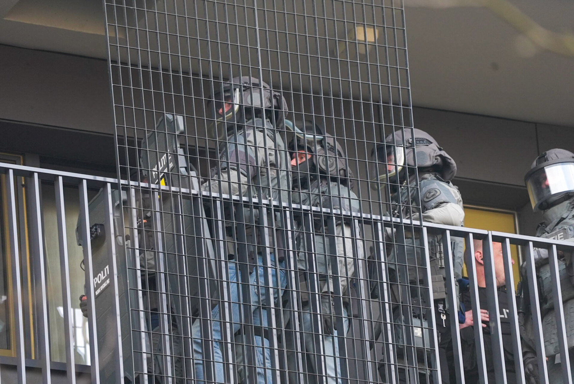 Verwarde man door arrestatieteam getaserd