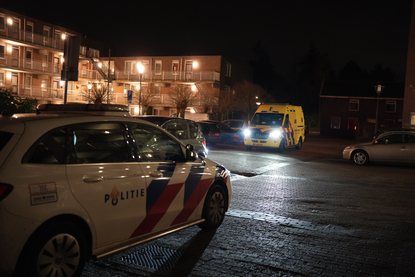 Inbrekers dringen woning binnen via ladder, mogelijk inbreker gewond