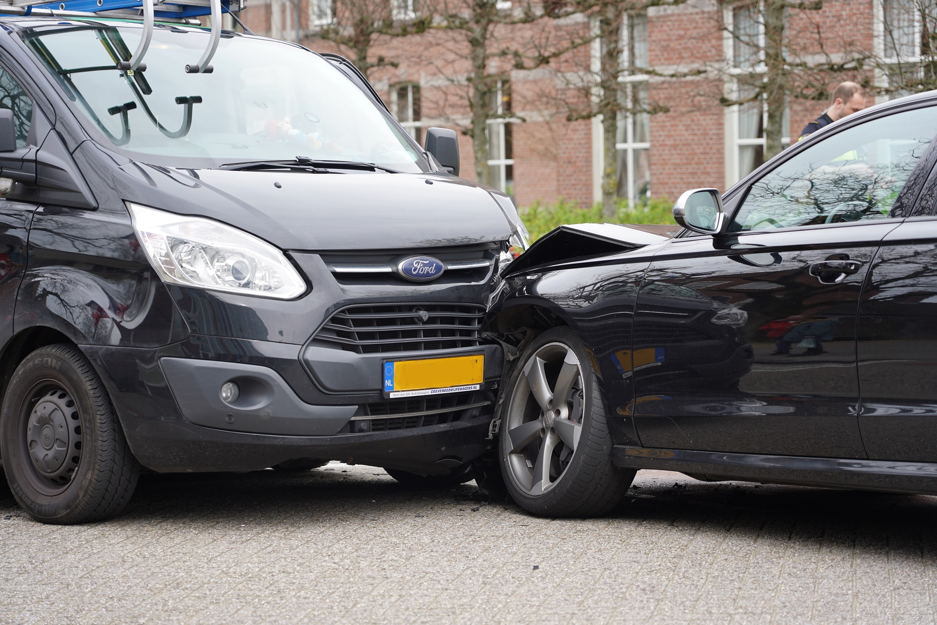Veel schade bij ongeval op kruising