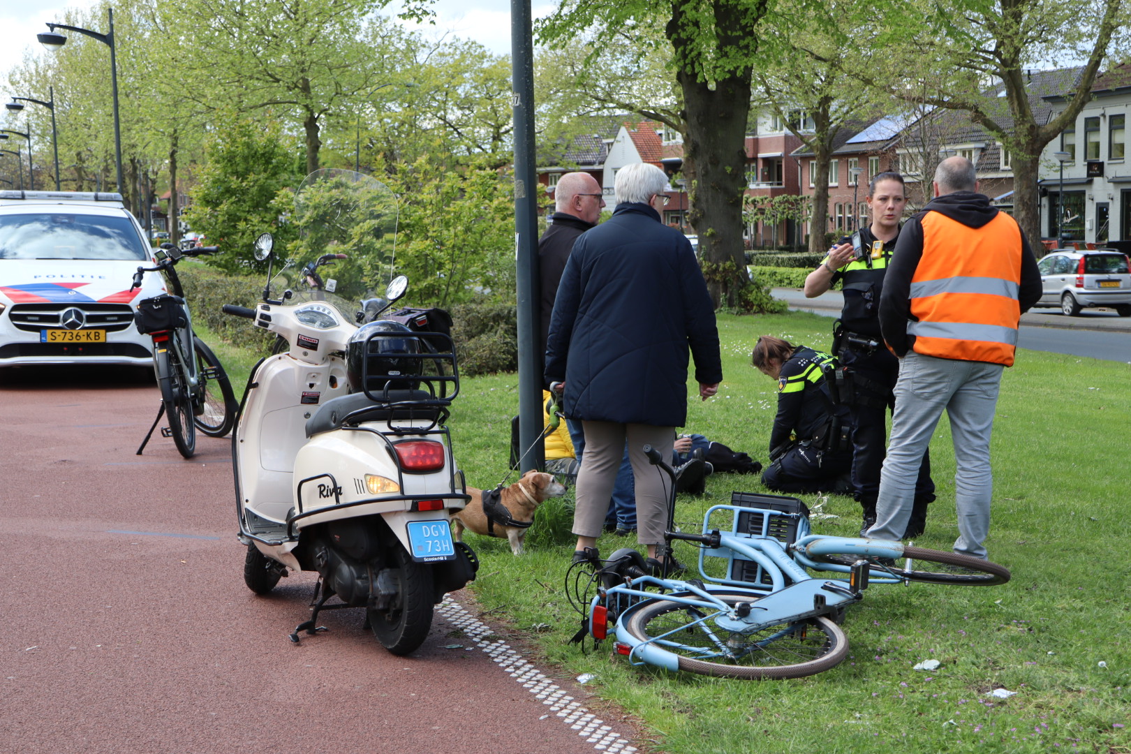Meisjes van scooter getrapt, één slachtoffer zwaargewond