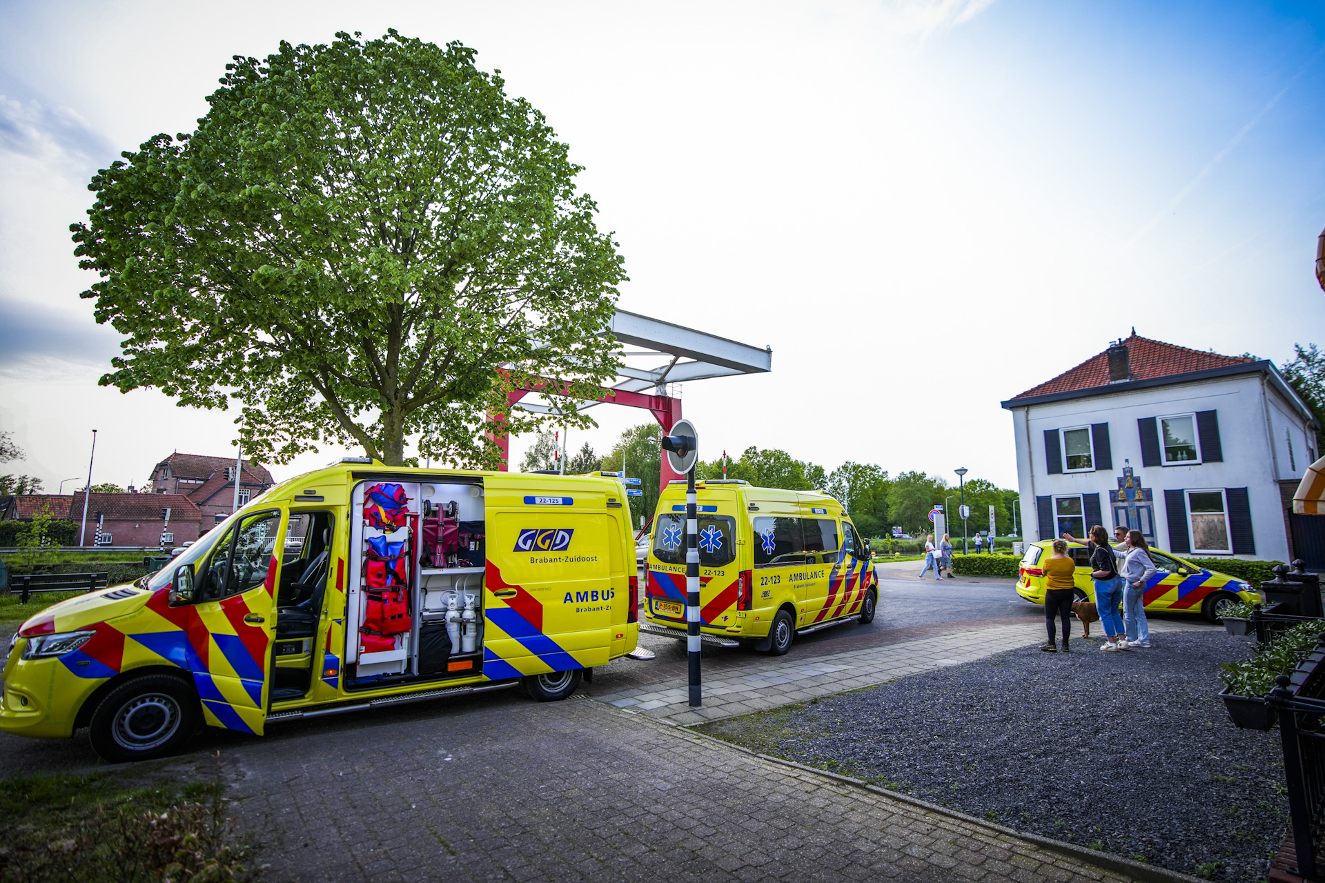 Trauma helikopter geland na ongeval tussen scooter en fietser