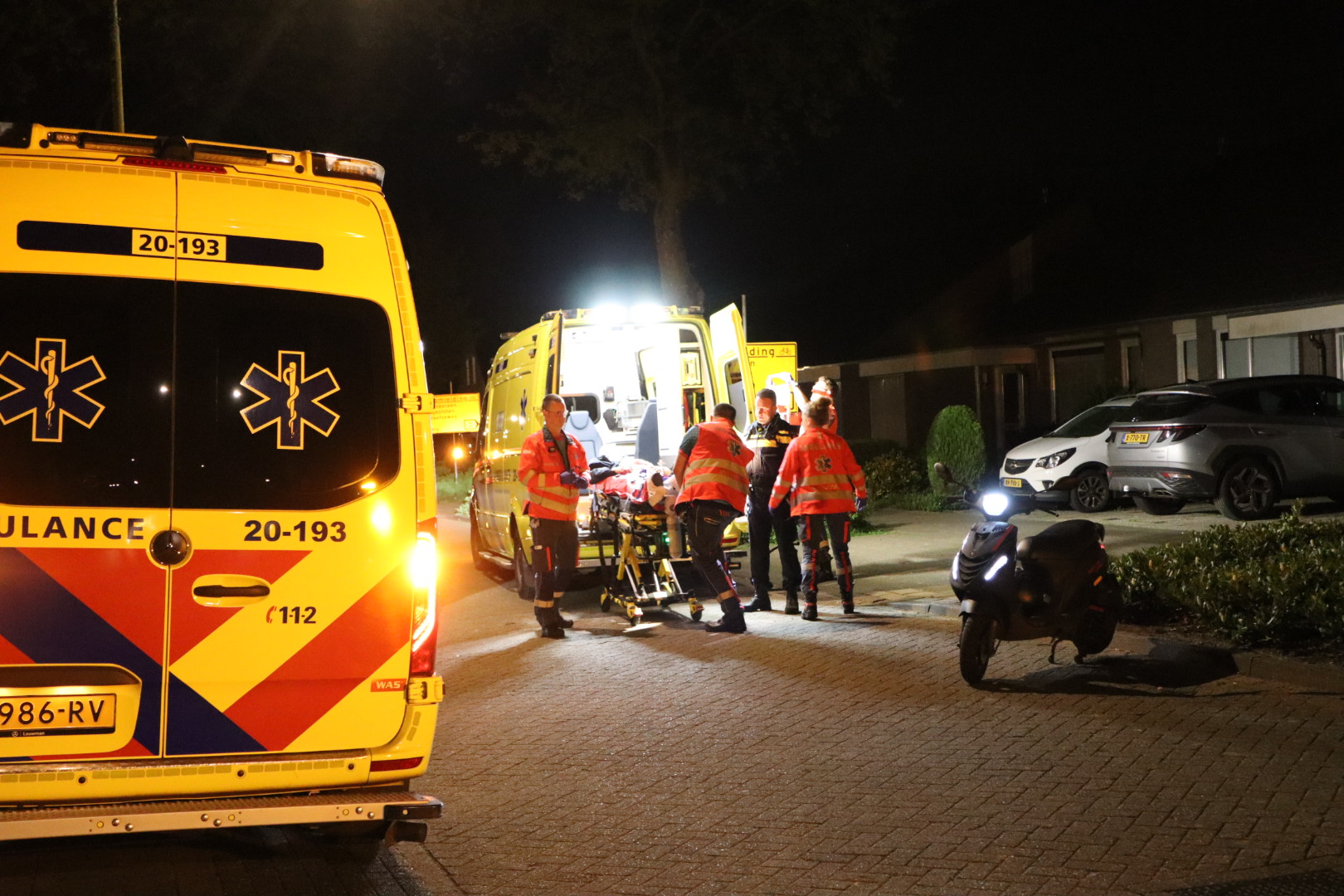 Scooterrijder zwaargewond na val in bosjes