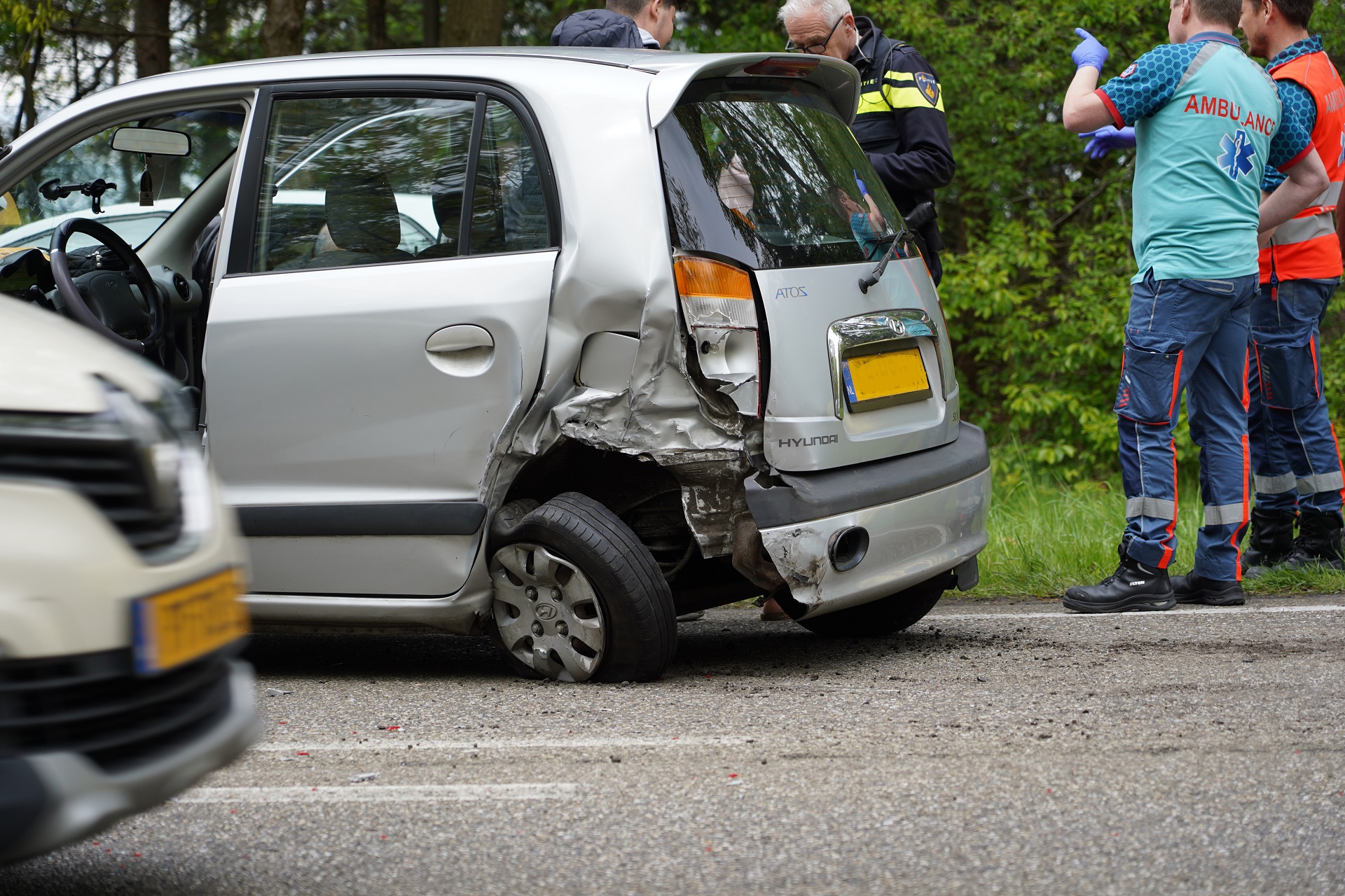 Drie lichtgewonden na kop-staart botsing
