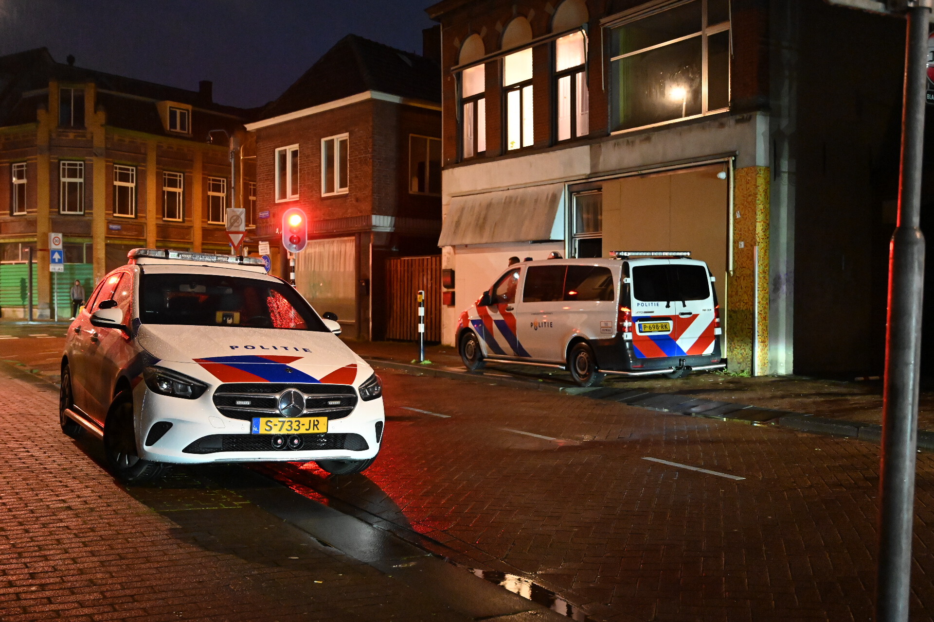 Foto update: Dode gevonden in woning in Roosendaal, man aangehouden