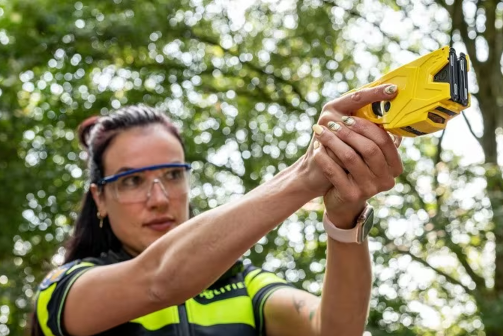 Man getaserd na verdachte pintransactie