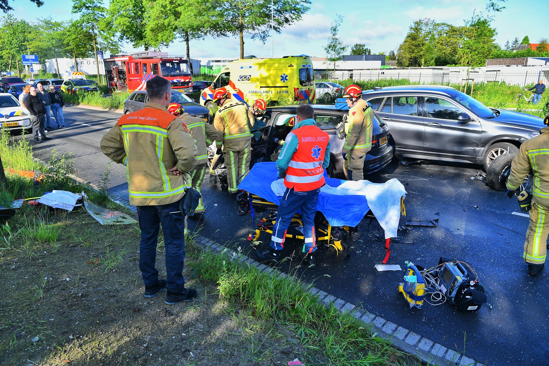 Spookrijder veroorzaakt grote ravage en raakt gewond