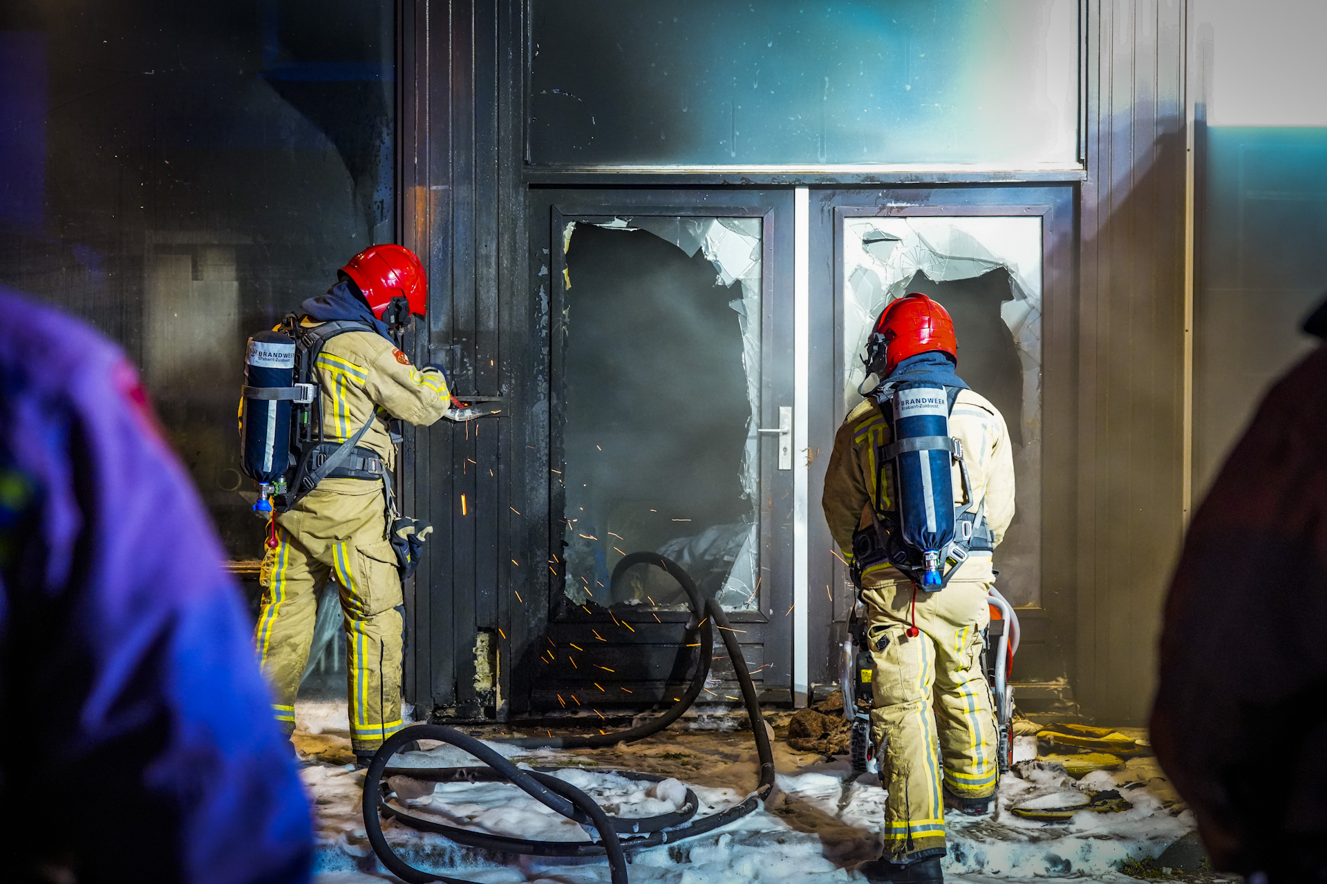 Pand van weddingplanner gaat in vlammen op, onderzoek naar brandstichting