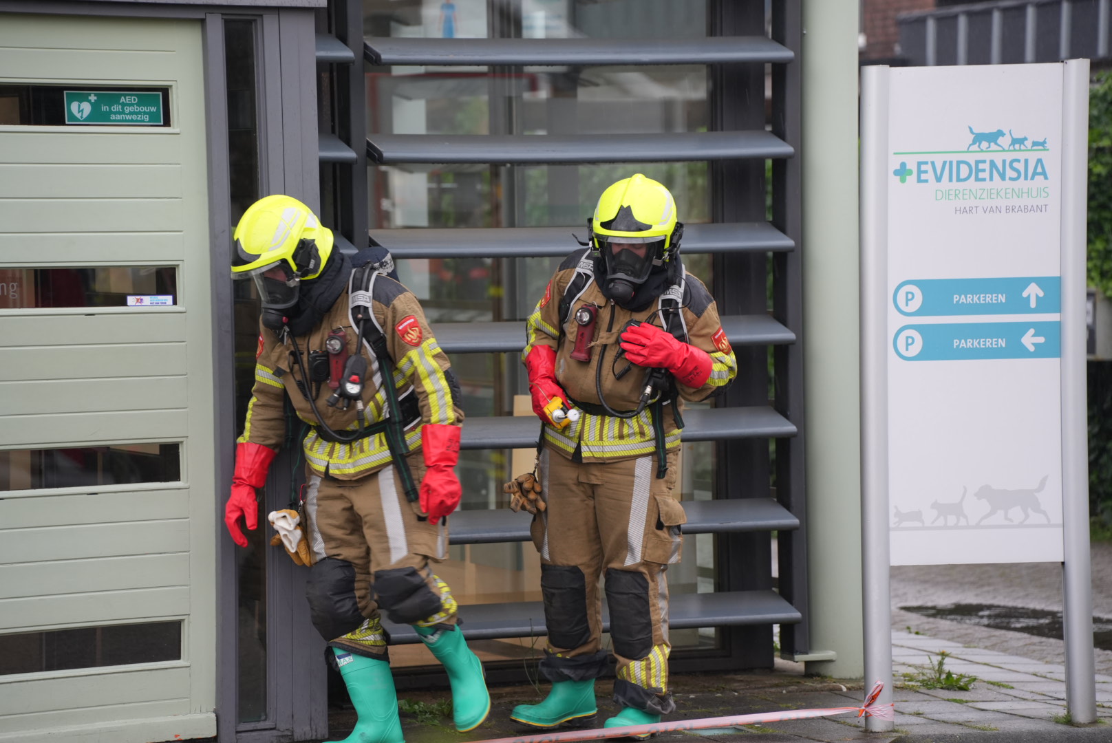 Flesje vloeistof valt om in dierenziekenhuis, medewerker onwel