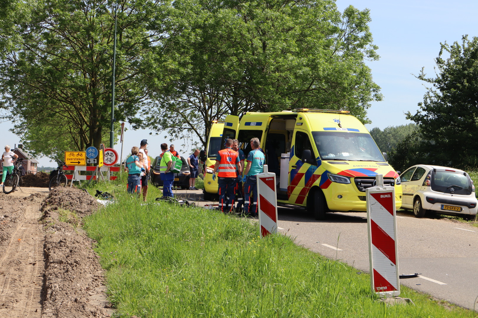 Fietser (84) overleden door aanrijding met auto, bestuurder (20) aangehouden