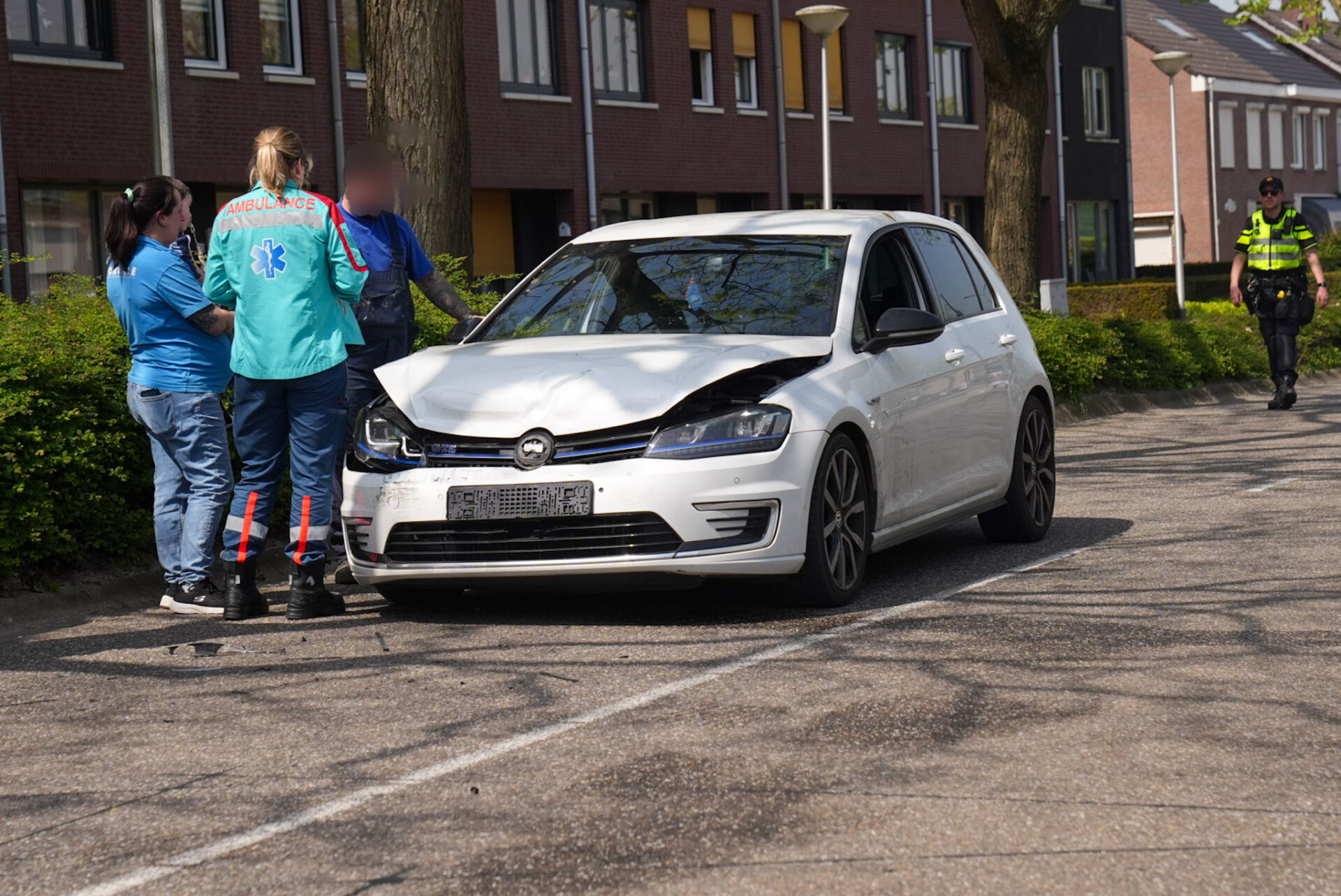 Drie auto’s in botsing bij voetgangersoversteek