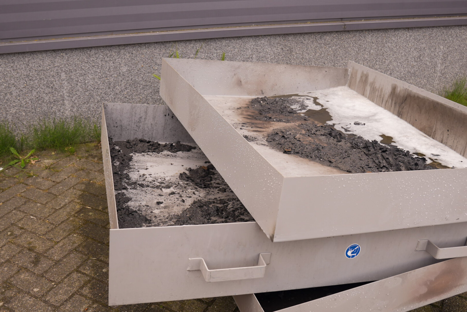 Productiehal staalbouw ontruimd na brand