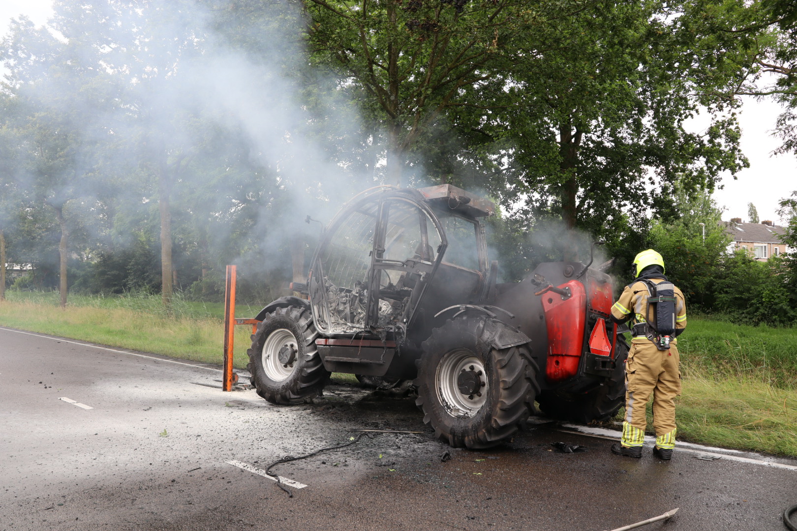 Verreiker vliegt tijdens het rijden in brand