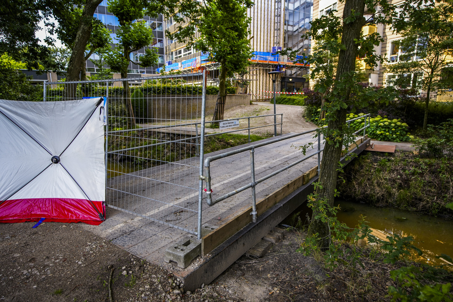 Dode vrouw met scootmobiel gevonden in het water