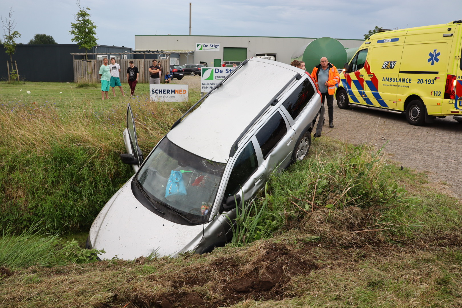 Twee gewonden bij flinke botsing