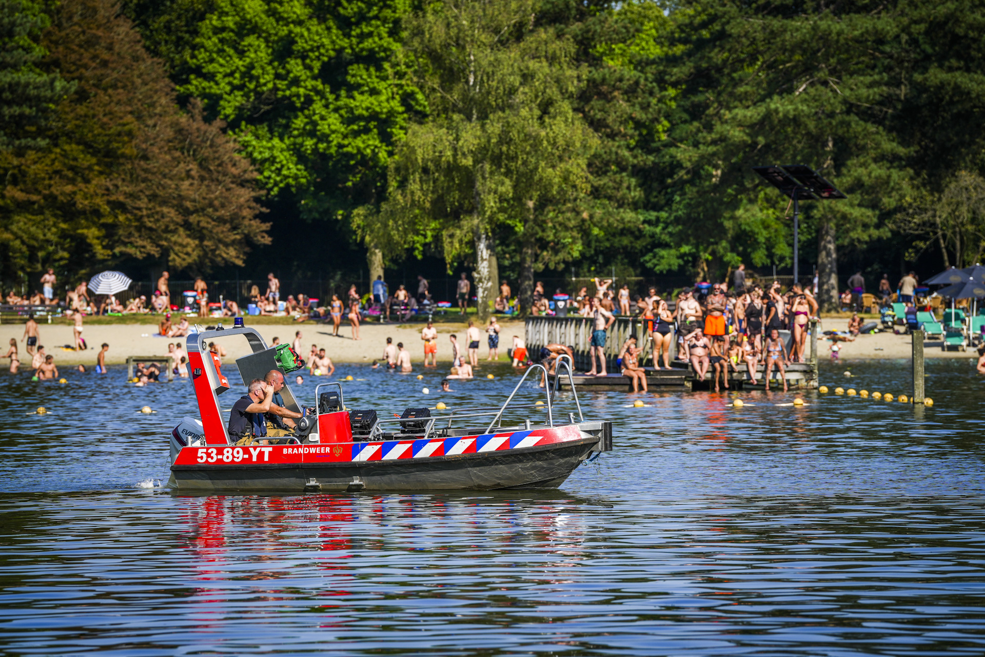 Fotoserie: Zwemmer Vermist, Zoekactie Met Duikteam En Helikopter ...