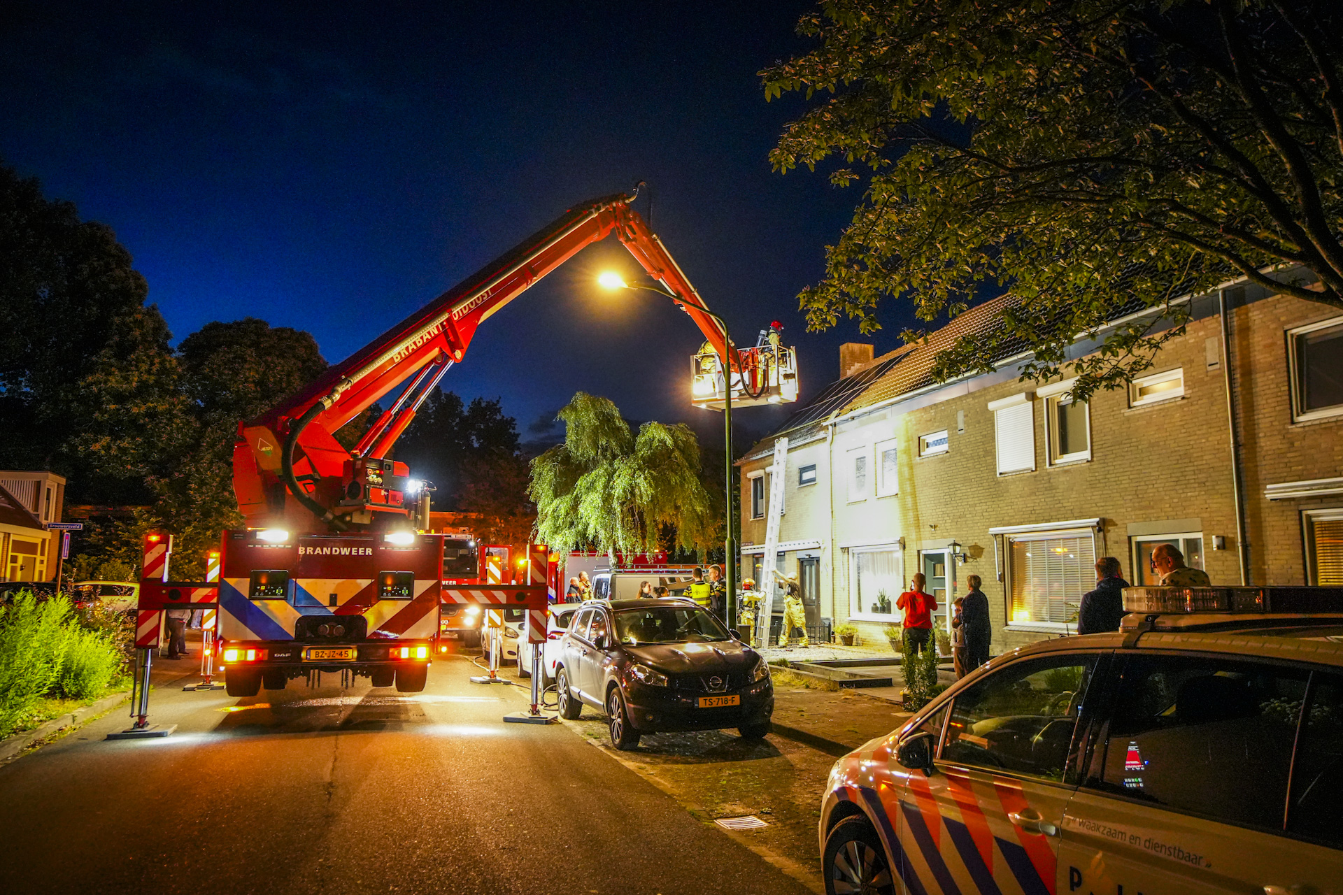 Vuurwerk na winst oranje veroorzaakt woningbrand