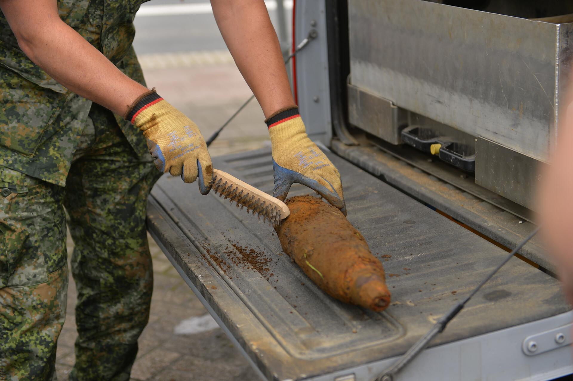 Granaat uit de oorlog gevonden tijdens graafwerkzaamheden