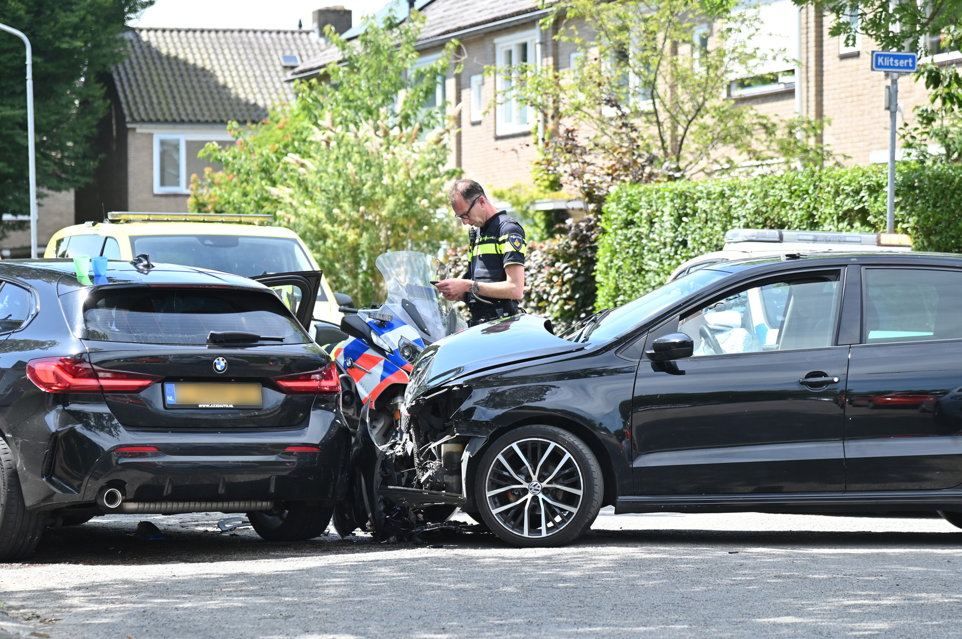 Veel schade na ongeval op kruispunt