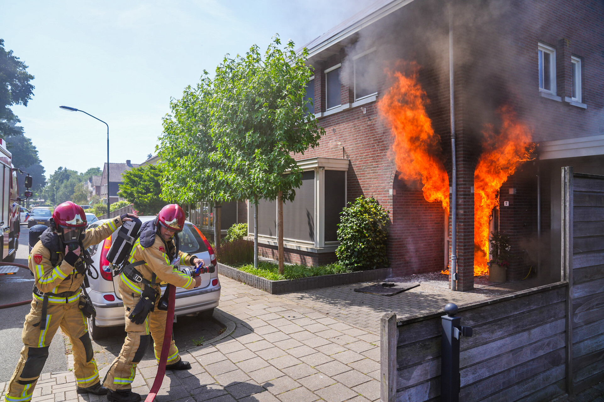 Brand bij meterkast zorgt voor uitslaande woningbrand