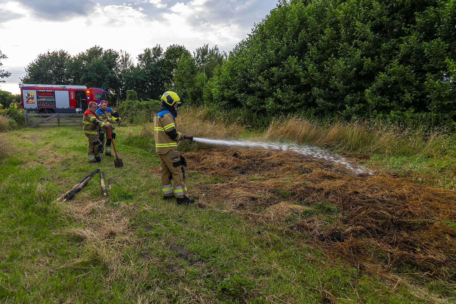 Hooimijt afgebrand in buitengebied van Geffen