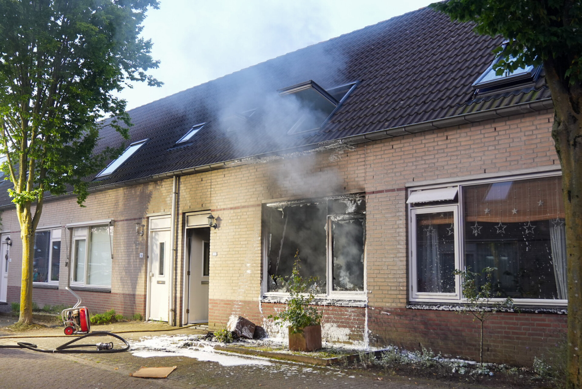 Huis verwoest na felle brand
