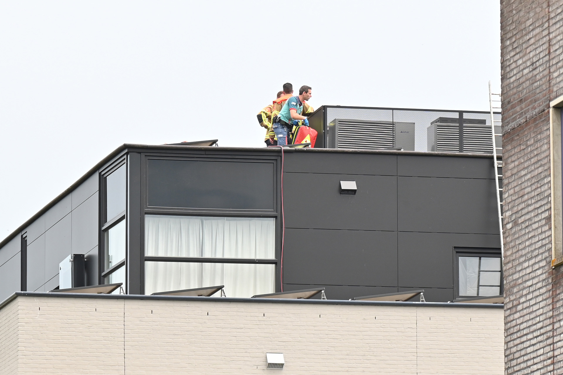 Monteur overlijdt door elektrocutie tijdens werk aan zonnepanelen