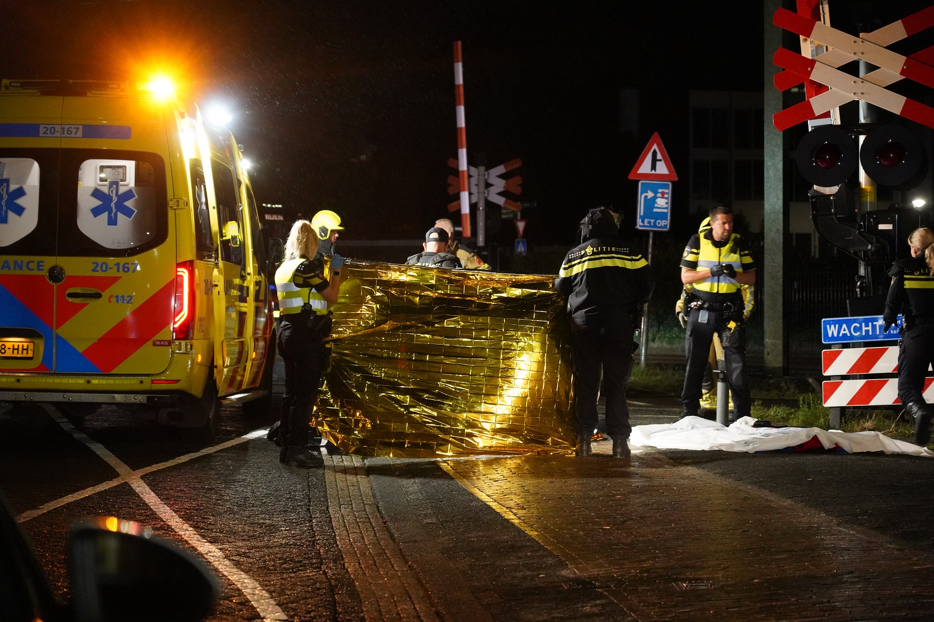 Man (24) ernstig gewond na aanrijding met trein