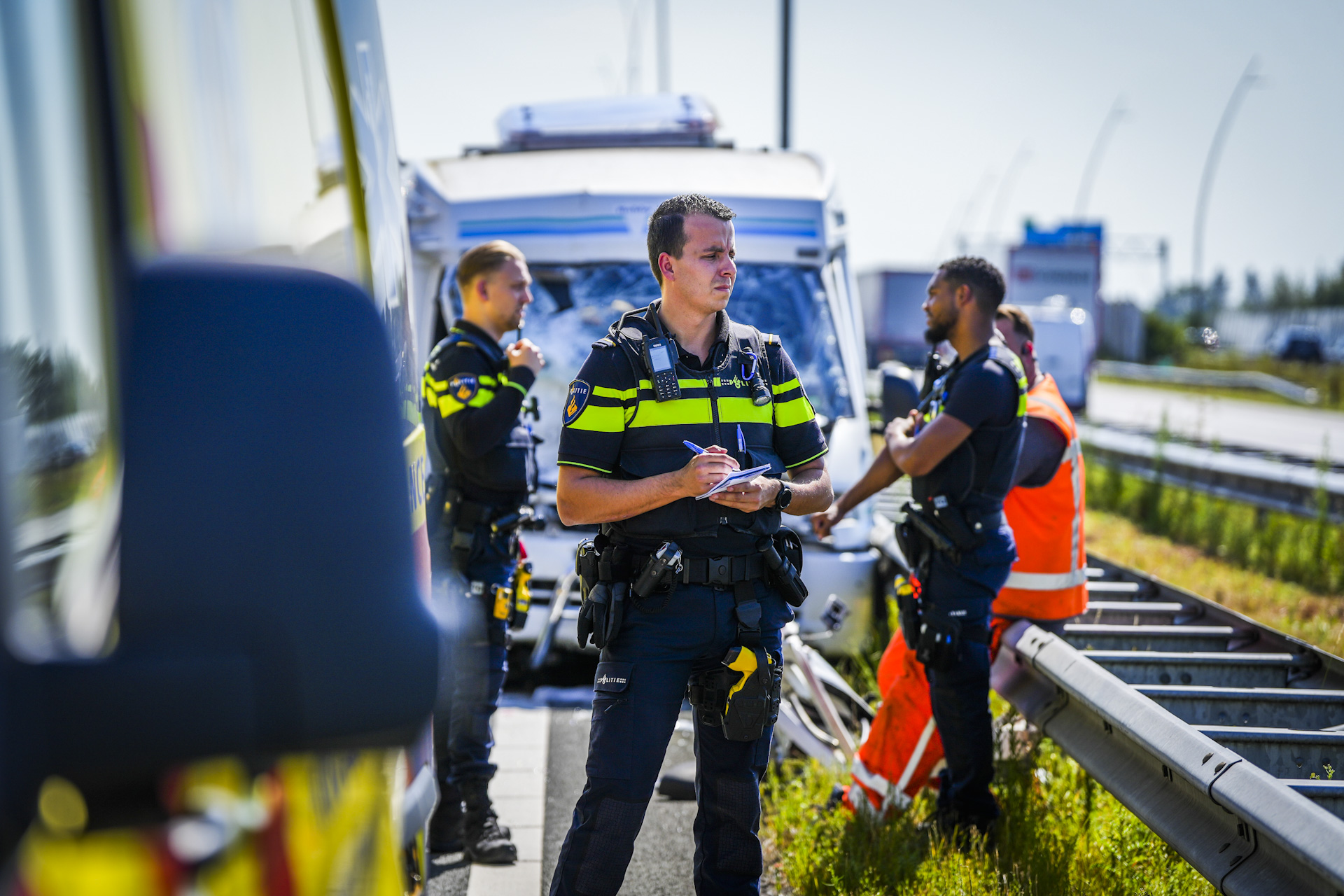 Vijftig bestuurders bekeurd voor filmen ernstig ongeval