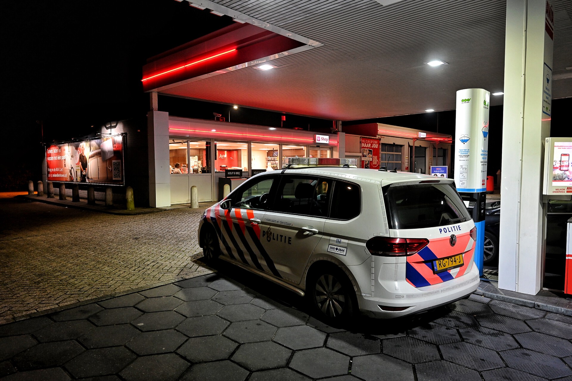Verwarde Tilburg (42) eist geld bij tankstation en wordt aangehouden